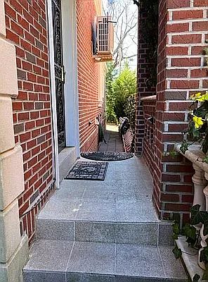 3rd image of 3822 Nautilus Ave