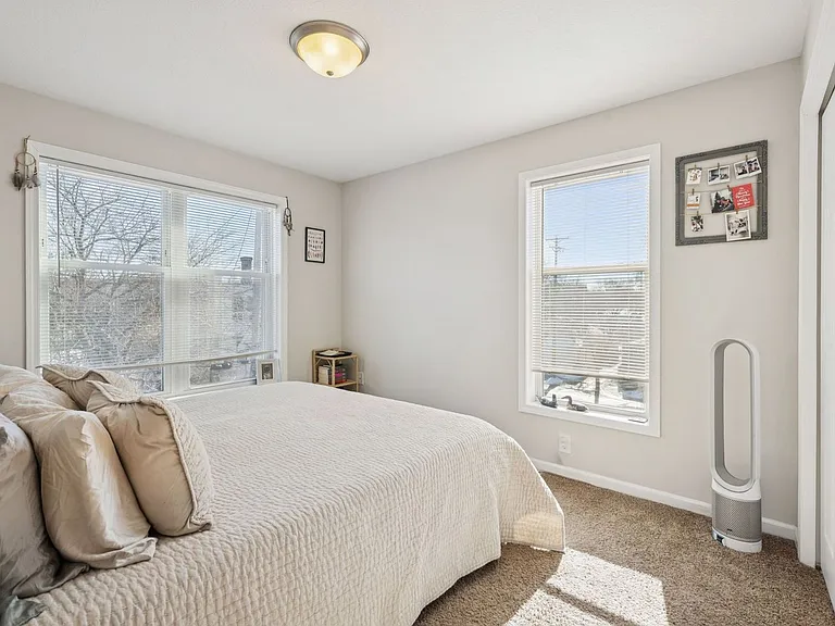 2449 Lyndale Ave S — Photo 9