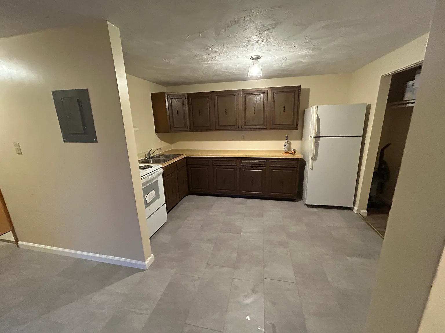 2 bed, 800 sqft, $925 — Photo 3