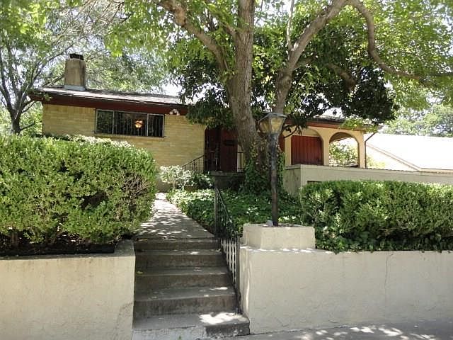 1st image of 423 S Alexander Ave