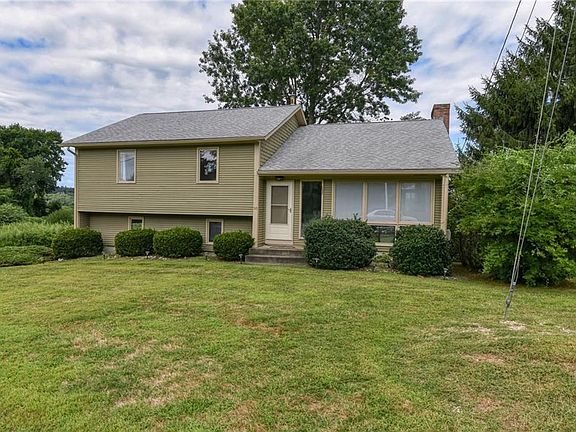 4th image of 50 Bedford Cir