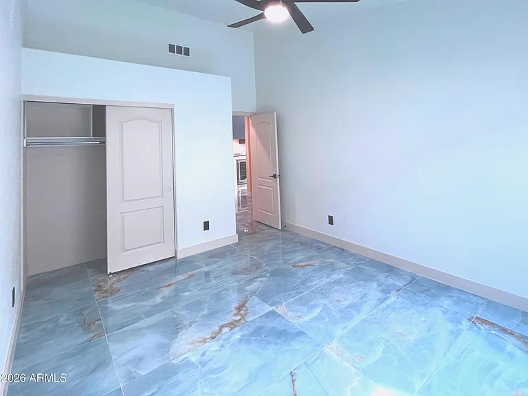 8709 E Gail Rd — Photo 14