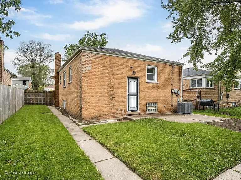 14341 Dobson Ave — Photo 21