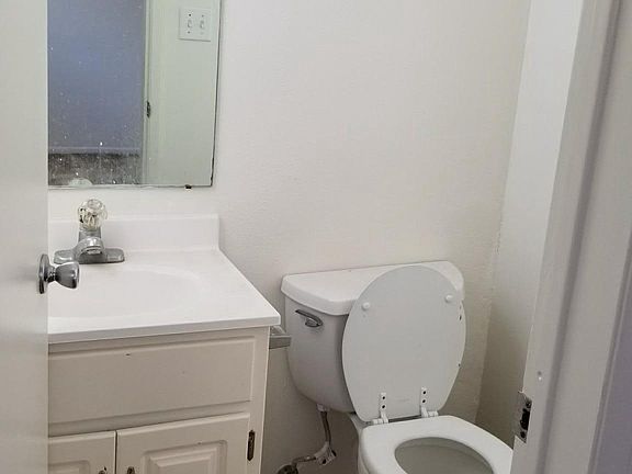 1/2 BATH