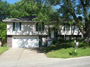 2317 N Leonard Rd, Saint Joseph, MO 64506
