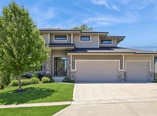 640 Daybreak Dr, Waukee, IA 50263