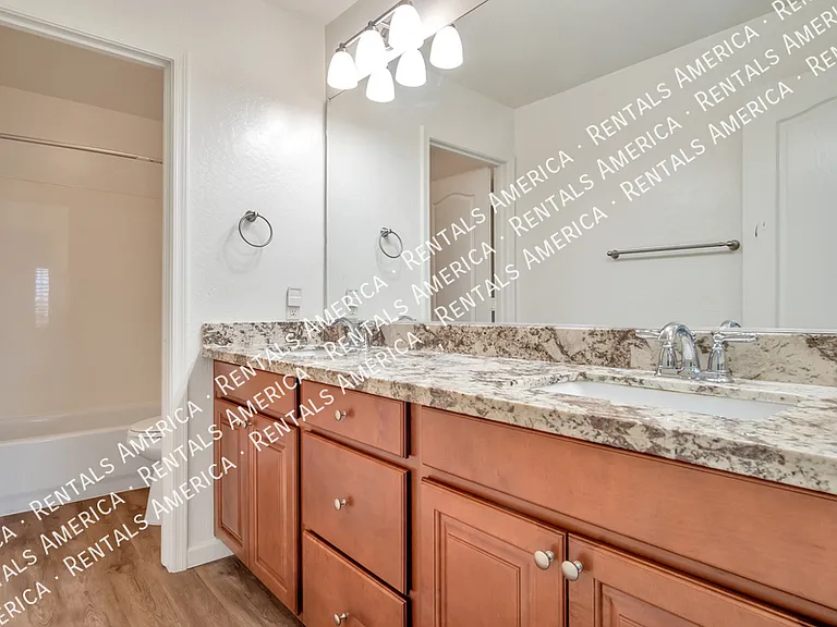 2631 S Leonard Pl — Photo 16