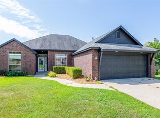 8409 E Lansing St, Broken Arrow, OK 74014