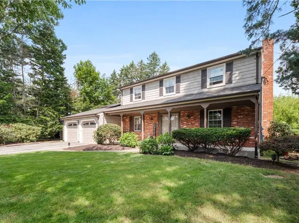 741 Namquid Dr, Warwick, RI 02888