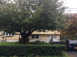 15 Paiken Dr, Spring Valley, NY 10977