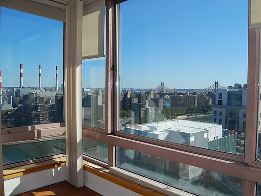 Rented by Sotheby's International Realty | media 23