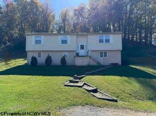 1690 Levels Rd, Fairmont, WV 26554