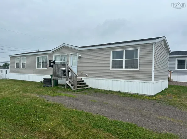 35 Bomber Dr, Bible Hill, NS B2N 2W5