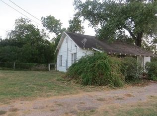 303 San Marcos Hwy, Luling, TX 78648