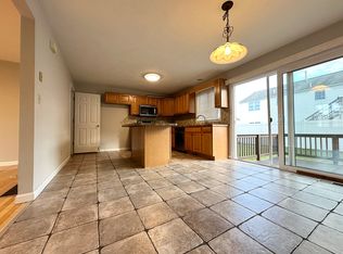 88-90 Shaw St #2, New Bedford, MA 02745