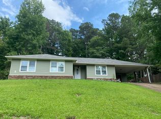 5121 Azalea Trl, Northport, AL 35473