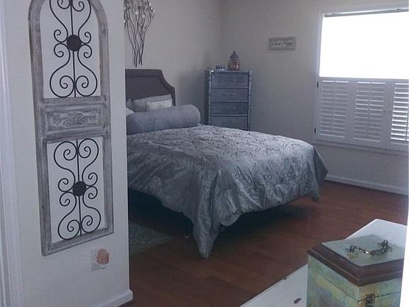 5th image of 1240 Wexford Village Cir