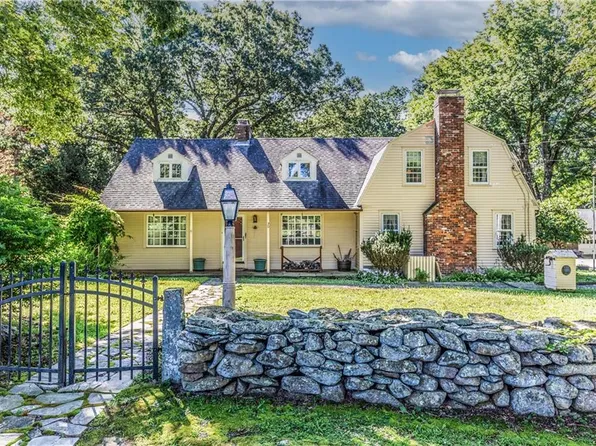 30 Dexter Rd, Scituate, RI 02857