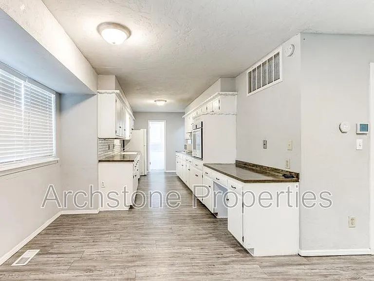 2524 Boxwood Ave — Photo 12