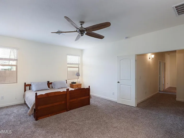 735 W Judi Dr — Photo 15