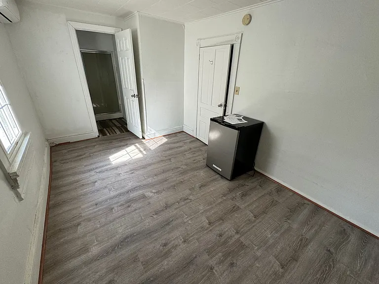 128 S Main St #10 — Photo 3