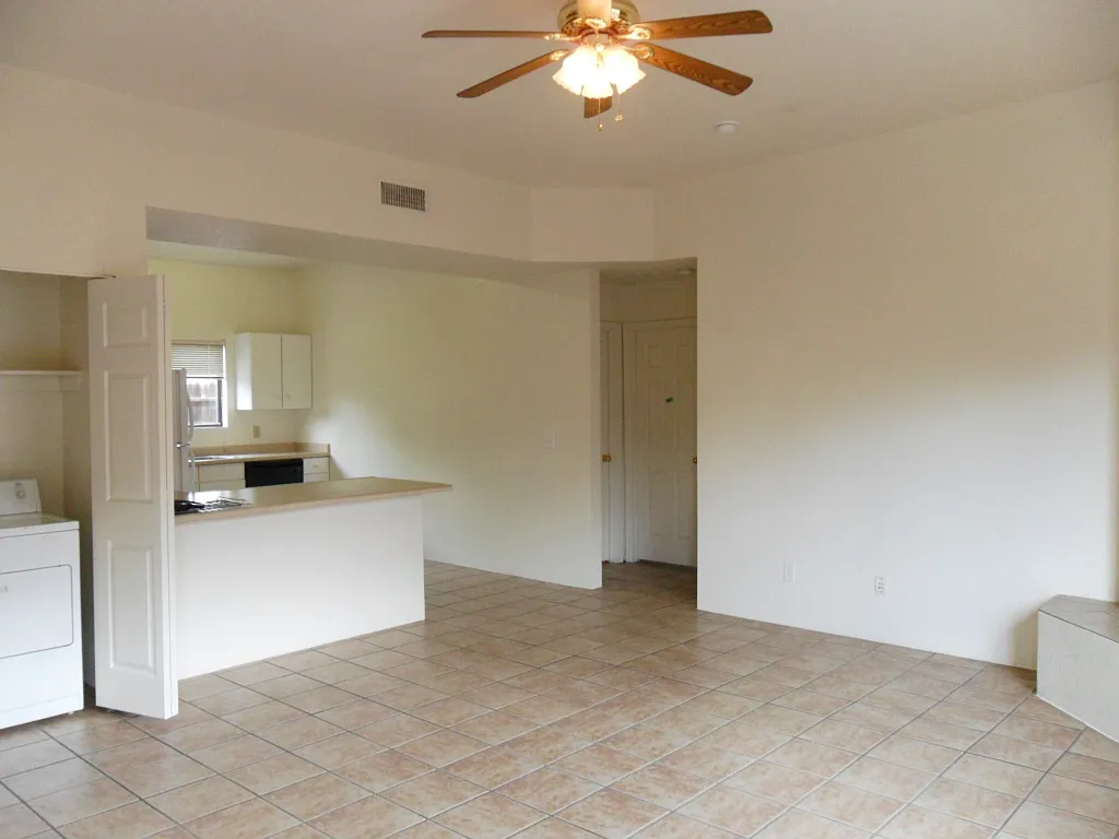 5 bed, 1714 sqft, $3,800 — Photo 4