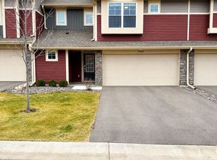 9484 Bridle Way, Victoria, MN 55386