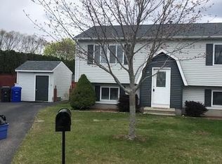 4 Arrow Ct, West Warwick, RI 02893