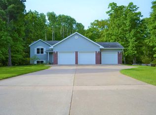 775 Bishop Woods Rd, Marquette, MI 49855