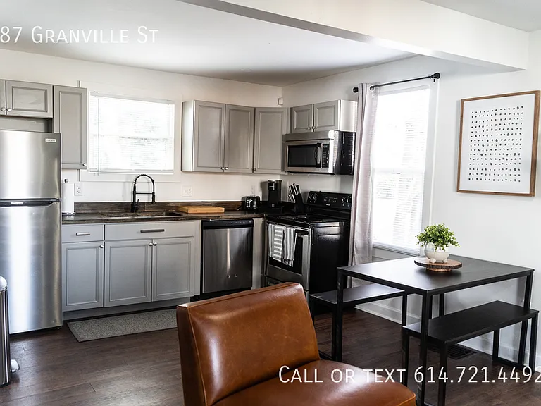 1487 Granville St — Photo 2