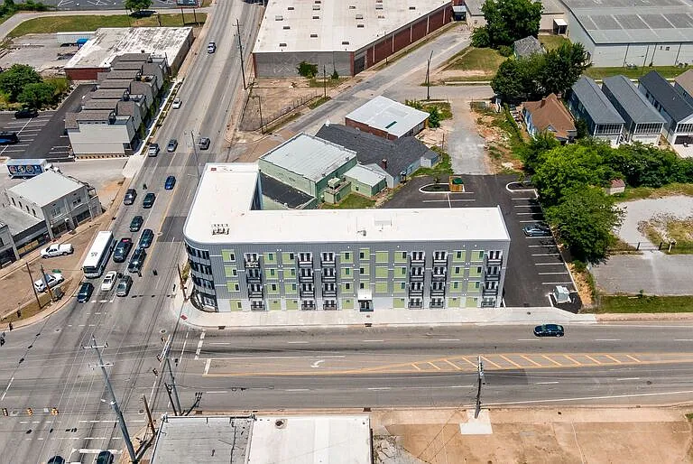 East Line Apartments — Photo 34
