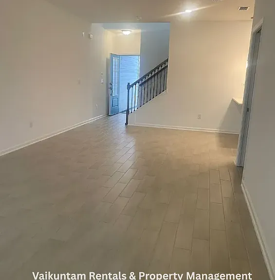 563 Cherry Elm Dr #127 — Photo 8
