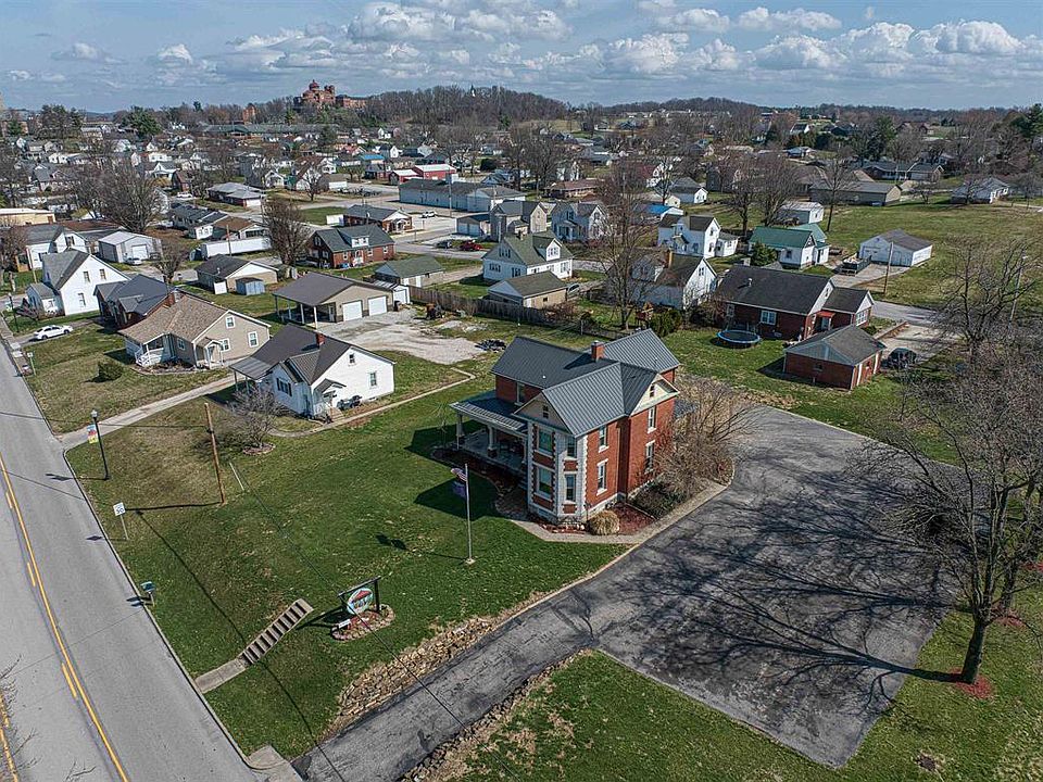 1st image of 210 Main St