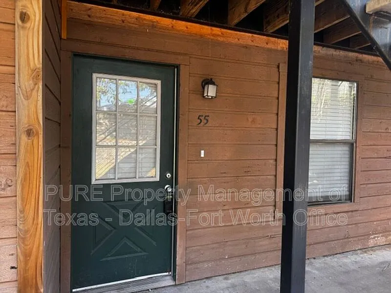 1 bed, 1.0 bath, 555 sqft, $975 — Photo 3