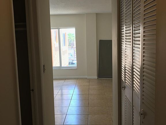 3rd image of 3800 NE 168th St APT 208