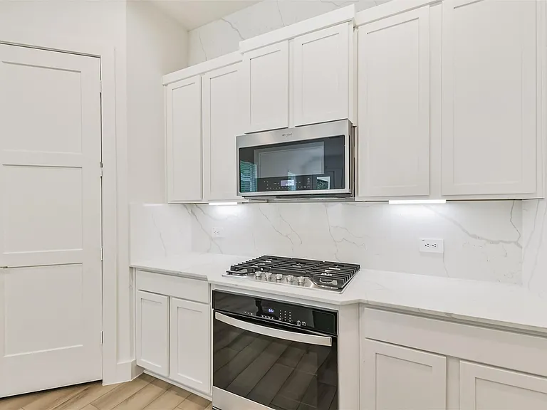218 Springfield Terrace Ct — Photo 15