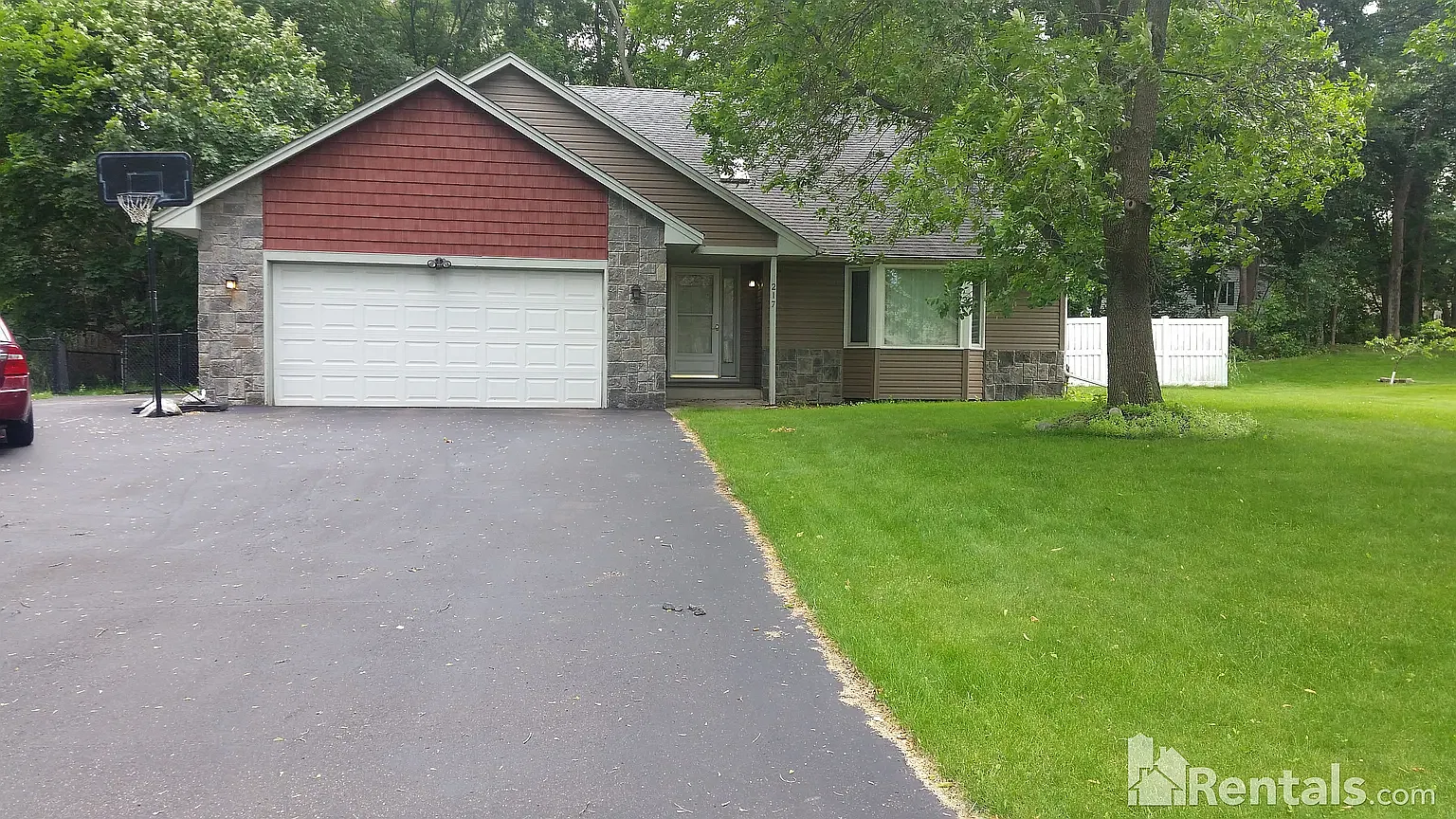 3 bed, 1725 sqft, $2,750 — Photo 1