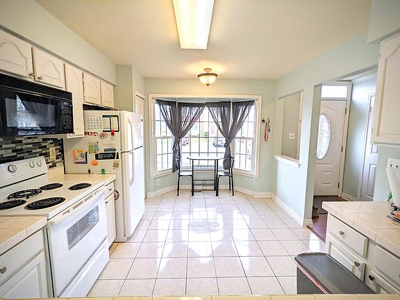 5th image of 14006 Betsy Ross Ln