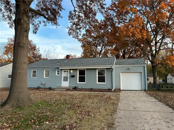 9917 Charlotte St, Kansas City, MO 64131