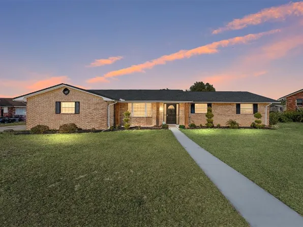 3437 Starfish Ave, Fruitland Park, FL 34731