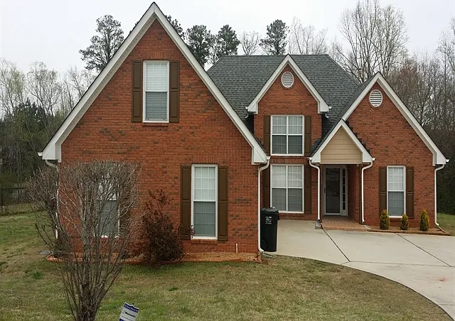 3 bed, 2.0 bath, 1856 sqft, $2,105 — Photo 1