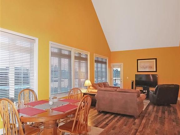 5th image of 462 Deerfield Cir