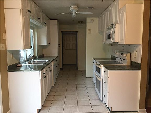 5th image of 2138 Pueblo Dr