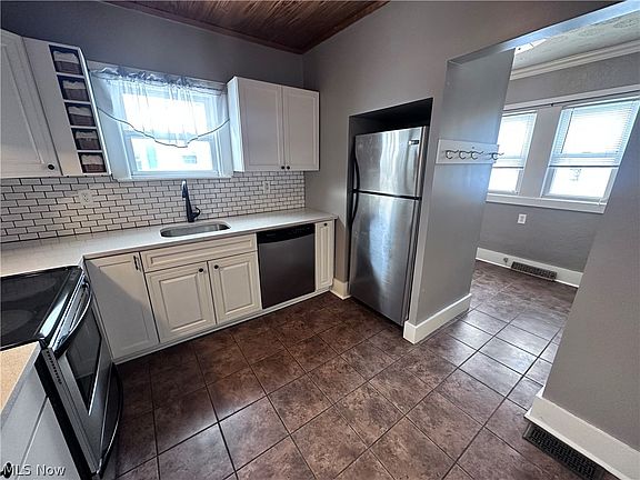 4th image of 5177 Mahoning Ave NW