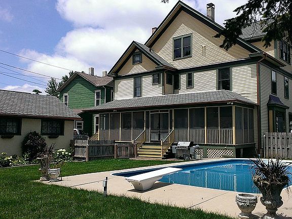 4th image of 114 W Main St