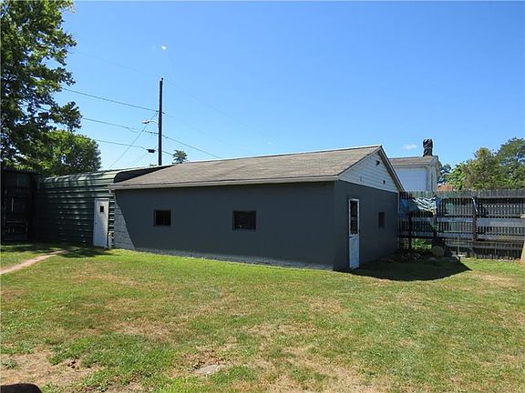 5th image of 1604 Hyndman St