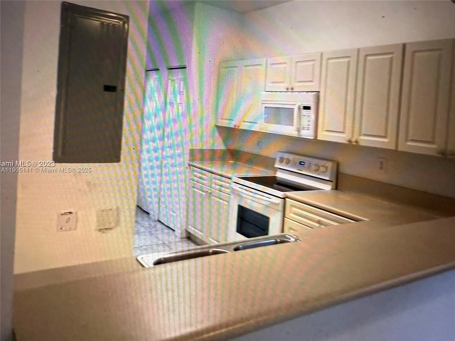 3 bed, 2.5 bath, 1067 sqft, $2,800 — Photo 4