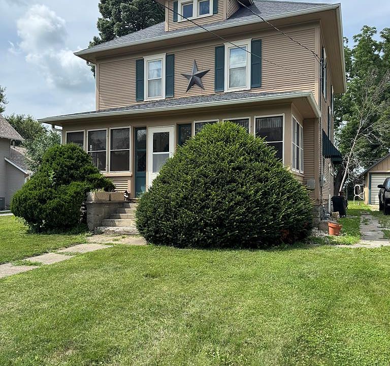 1st image of 418 12th Ave