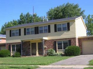 316 Riley Dr, Bloomington, IL 61701