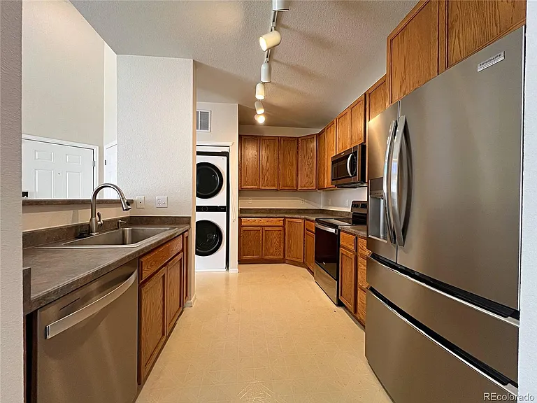 3865 S Dayton St #302 — Photo 7